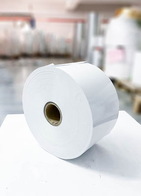 Etiqueta de PE auto-aderente Material de rolo certificado SGS Normal pegajoso