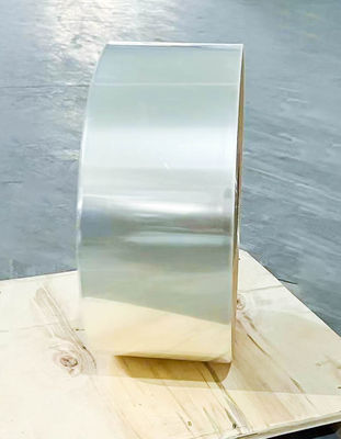 Bom preço Materiais normais de etiquetas de rolo pegajoso Espessura de papel 30μ Filme BOPP transparente on-line